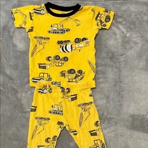 Carter’s 18mo boys construction pajamas.